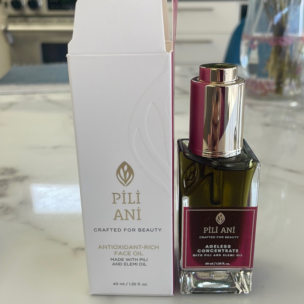 Pili ani Antioxidant rich face oil NWB